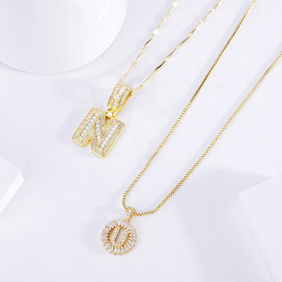Naszyjnik z literą inicjału Moissanite | Białe Złoto 18k