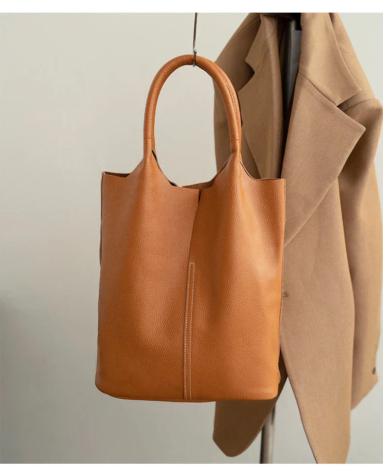 Mazur & Mazur© saga™ – Jasnoniebieska torba typu bucket o luksusowym wyglądzie skóry