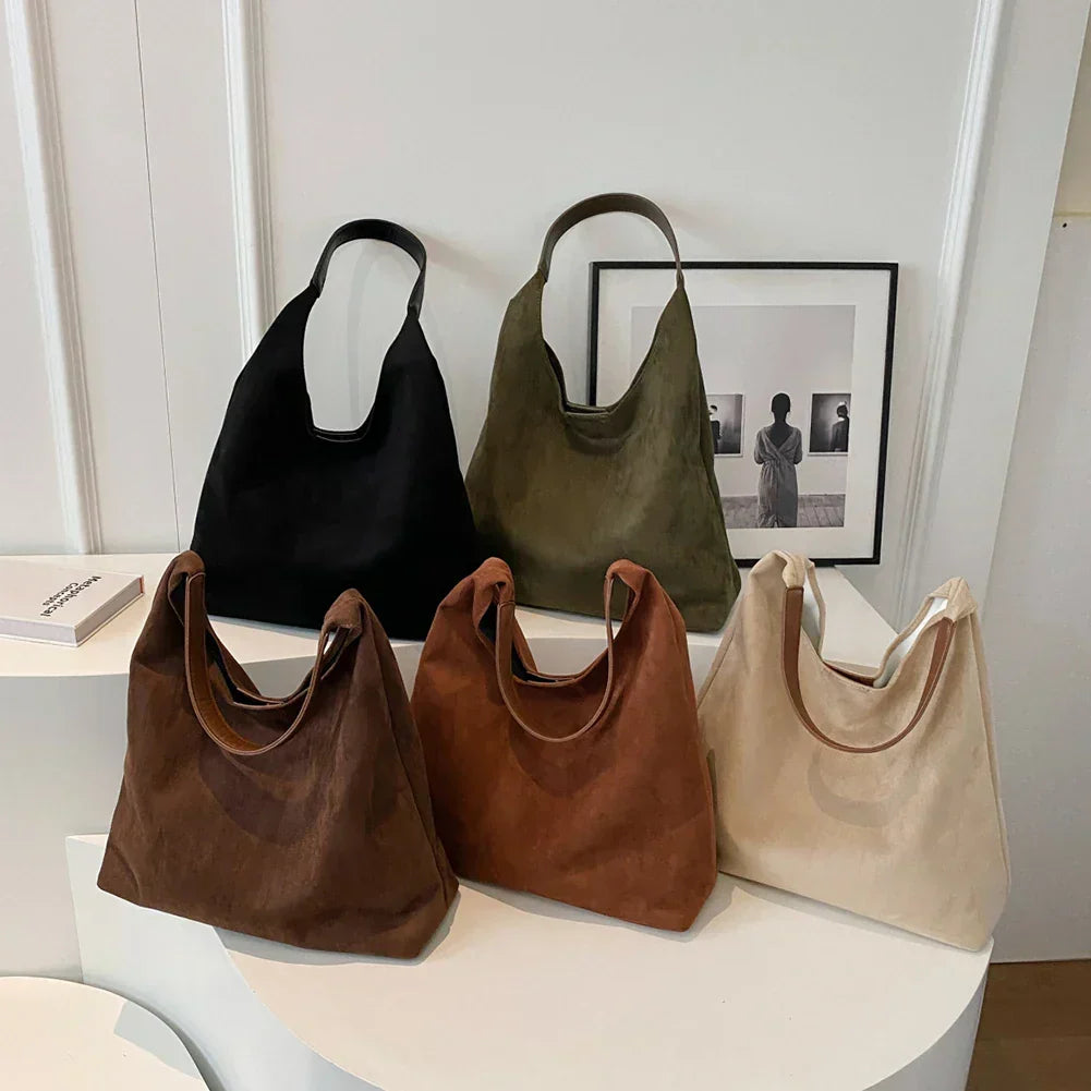 freja™ – Elegancka, miękka torebka na ramię w stylu zamszowym od Mazur & Mazur©