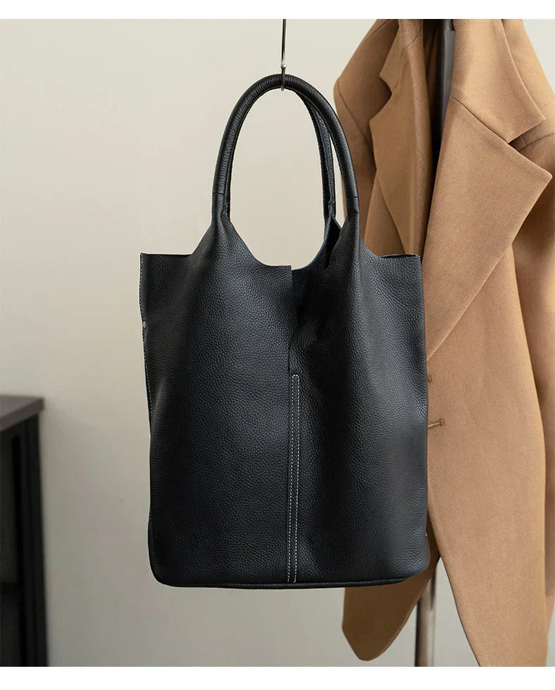 Mazur & Mazur© saga™ – Jasnoniebieska torba typu bucket o luksusowym wyglądzie skóry