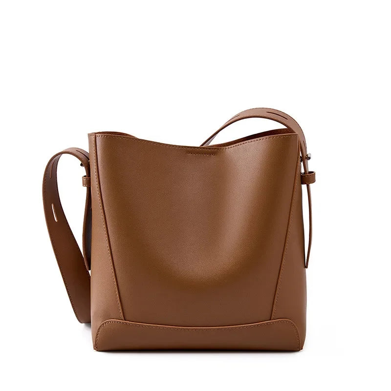 tine™ – Elegancka torebka na ramię w piaskowym odcieniu z uchwytem w formie paska | Mazur & Mazur©