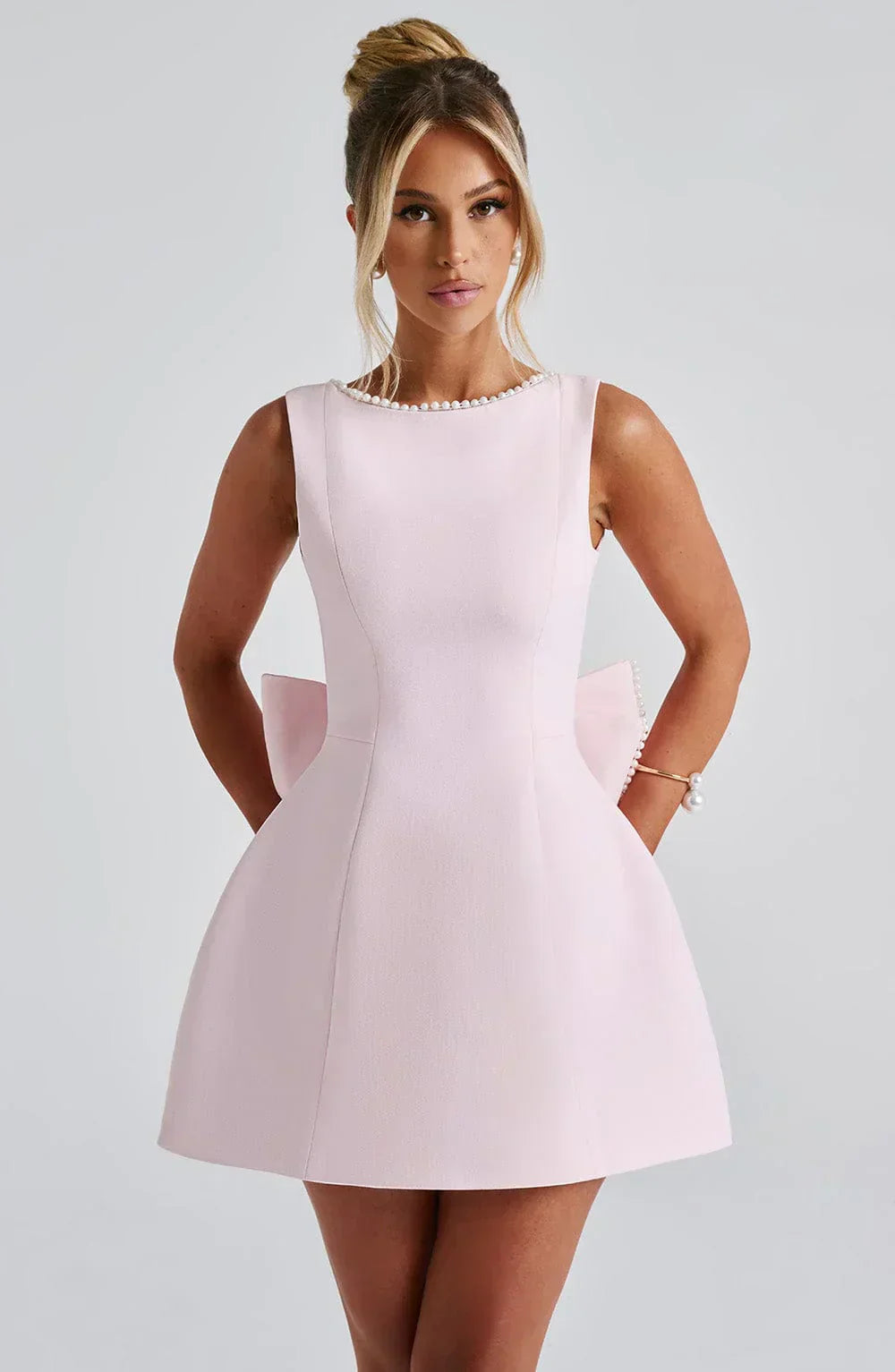 Mini sukienka Rosea Pearl Bow