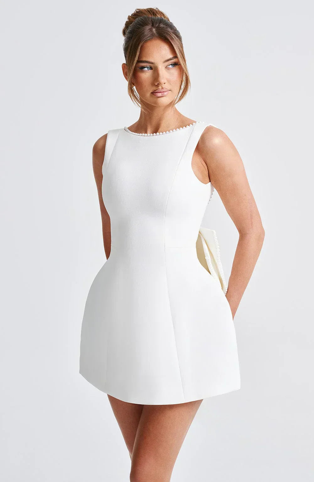 Mini sukienka Rosea Pearl Bow