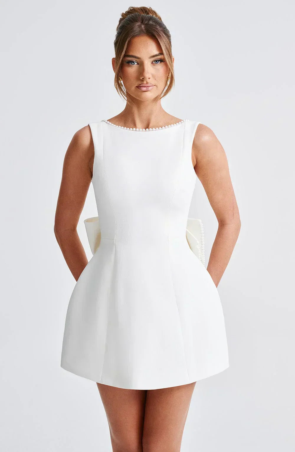 Mini sukienka Rosea Pearl Bow