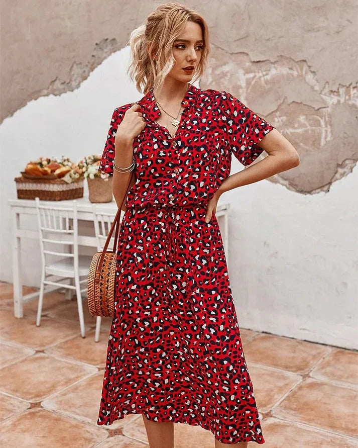 Sukienka Rosea z dekoltem w serek i falbanami