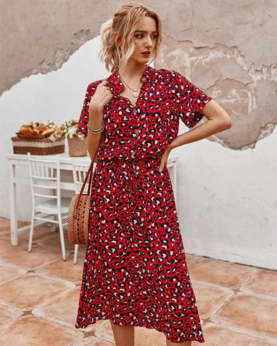 Sukienka Rosea z dekoltem w serek i falbanami