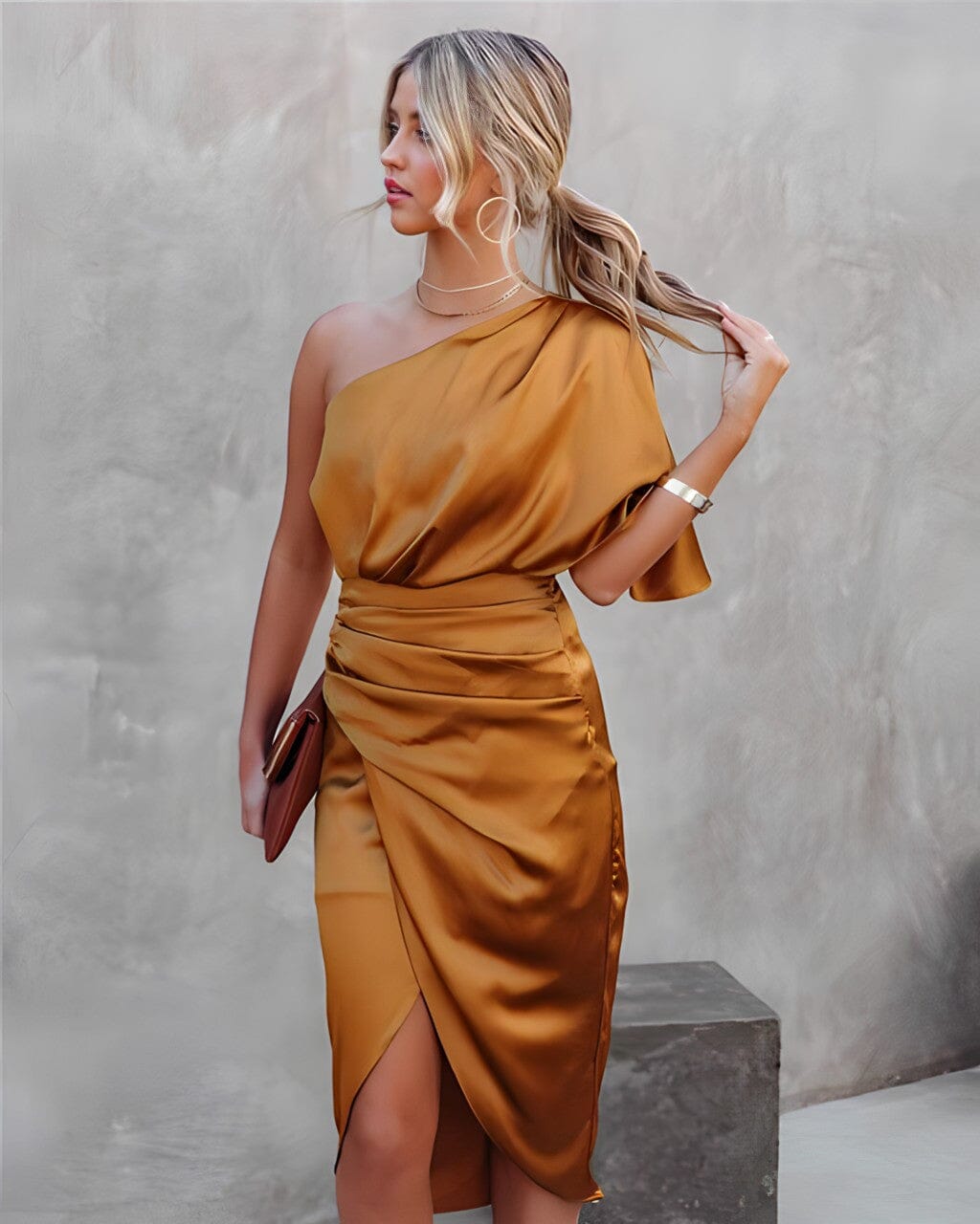 Elegancka sukienka z jedwabiu Rosea z rozcięciami