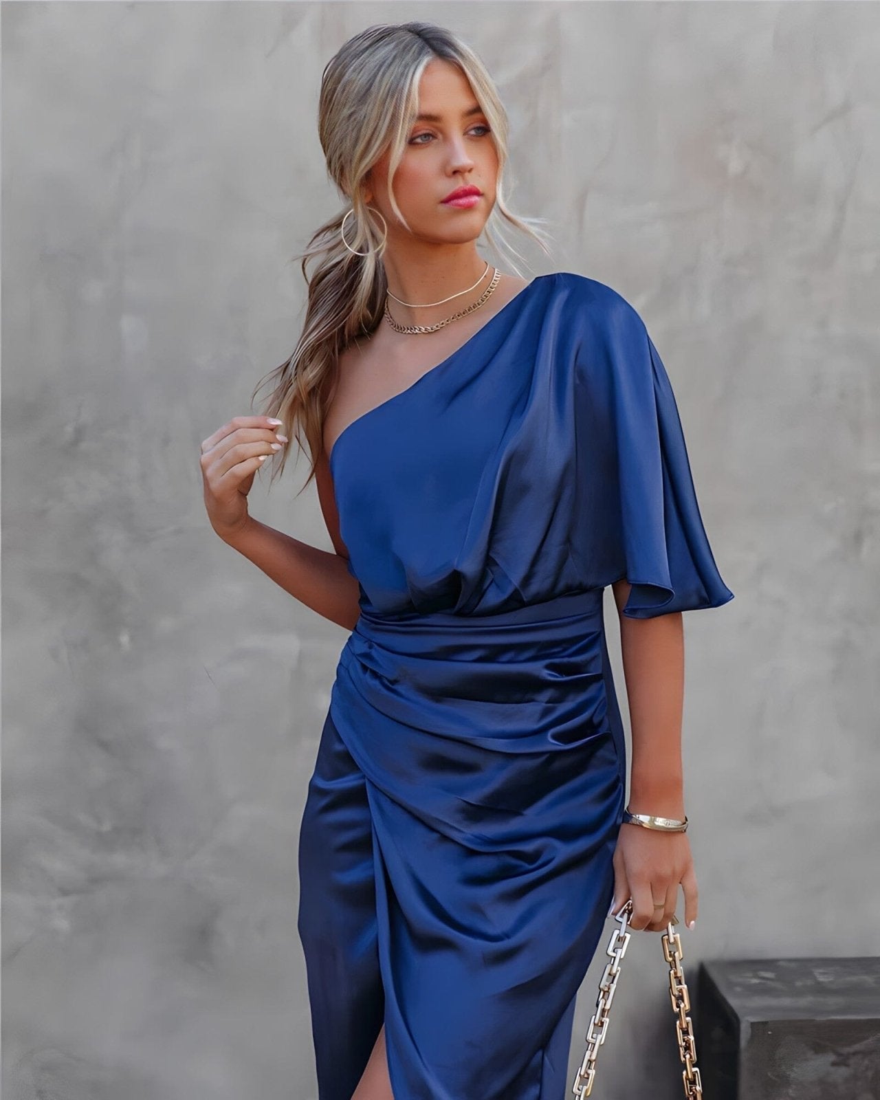 Elegancka sukienka z jedwabiu Rosea z rozcięciami