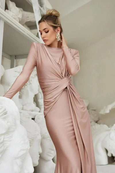 Rosea stylowa sukienka maxi z długim rękawem i skręcanym przodem