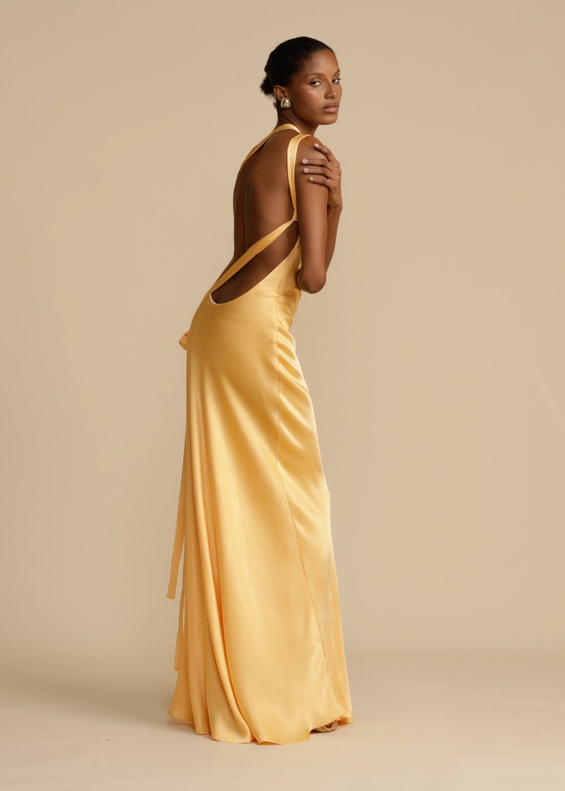 Sukienka maxi Rosea Silk z eleganckimi ramiączkami