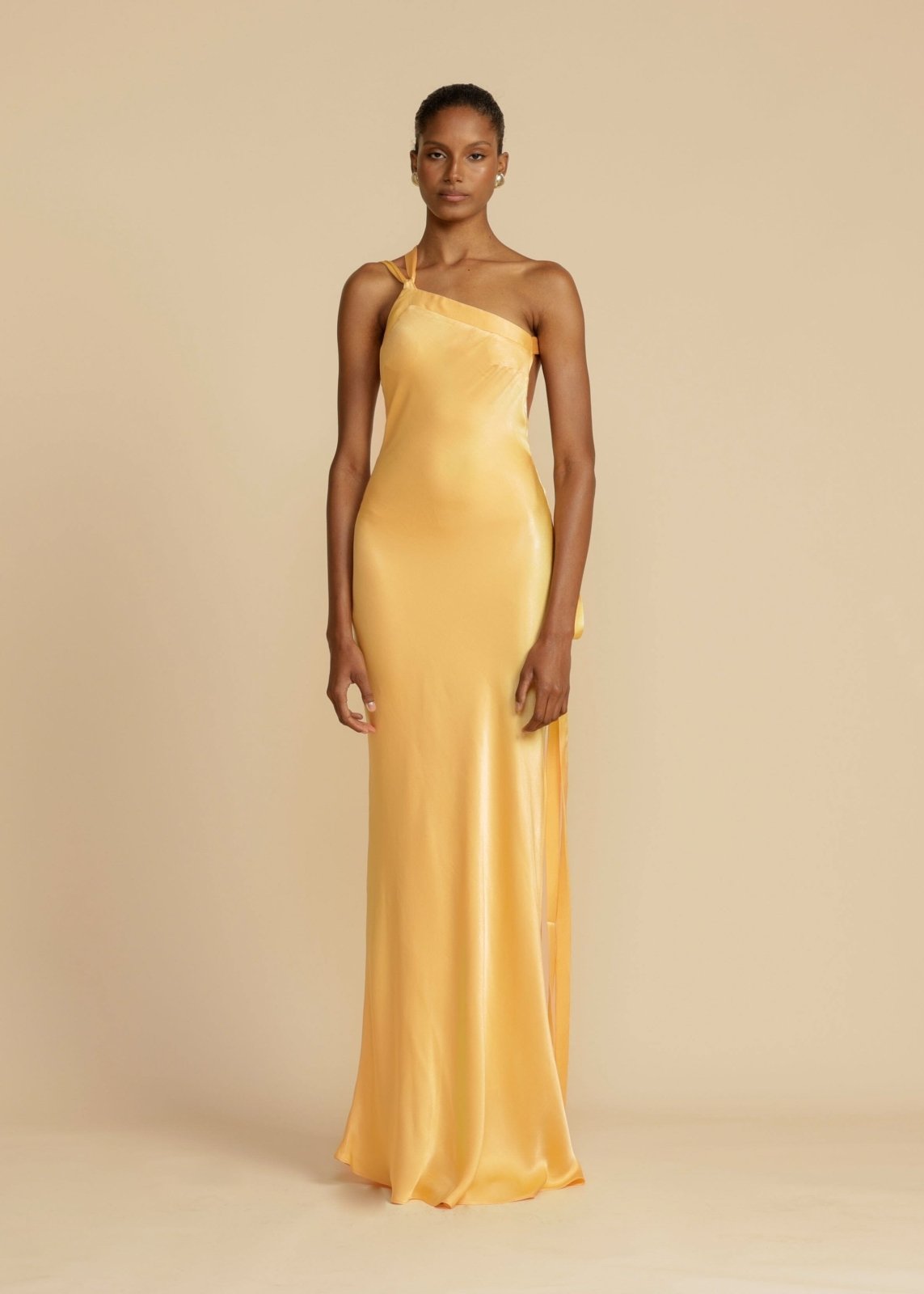 Sukienka maxi Rosea Silk z eleganckimi ramiączkami
