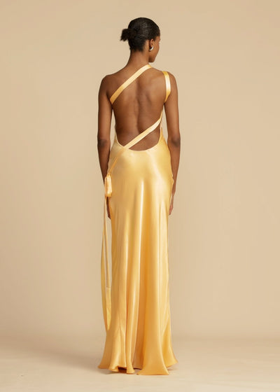 Sukienka maxi Rosea Silk z eleganckimi ramiączkami
